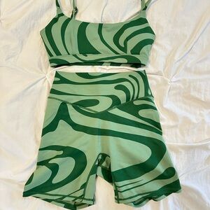 Vitality Ascend Botanical Green workout set